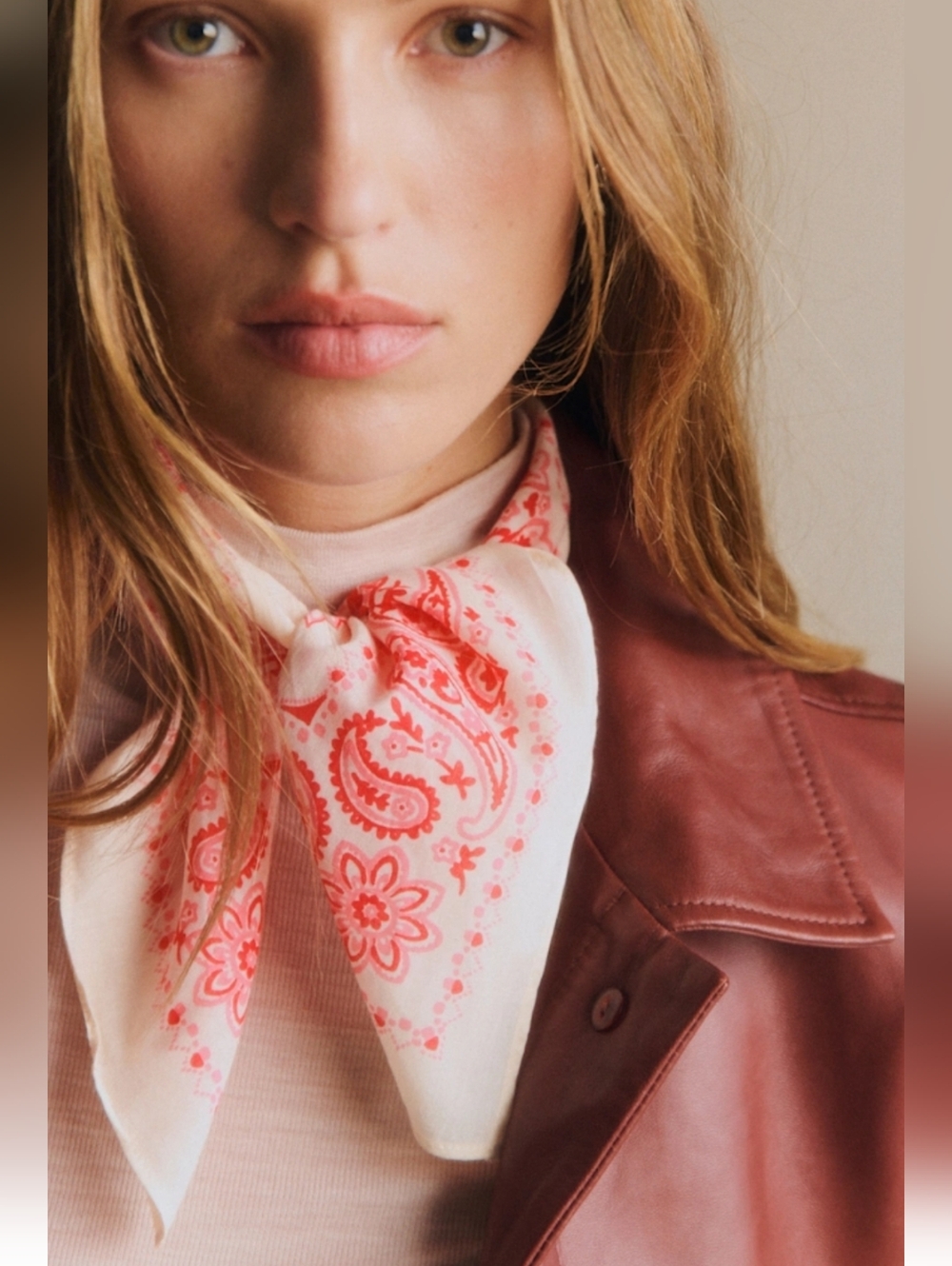 Scarf - Picture 1 of 4